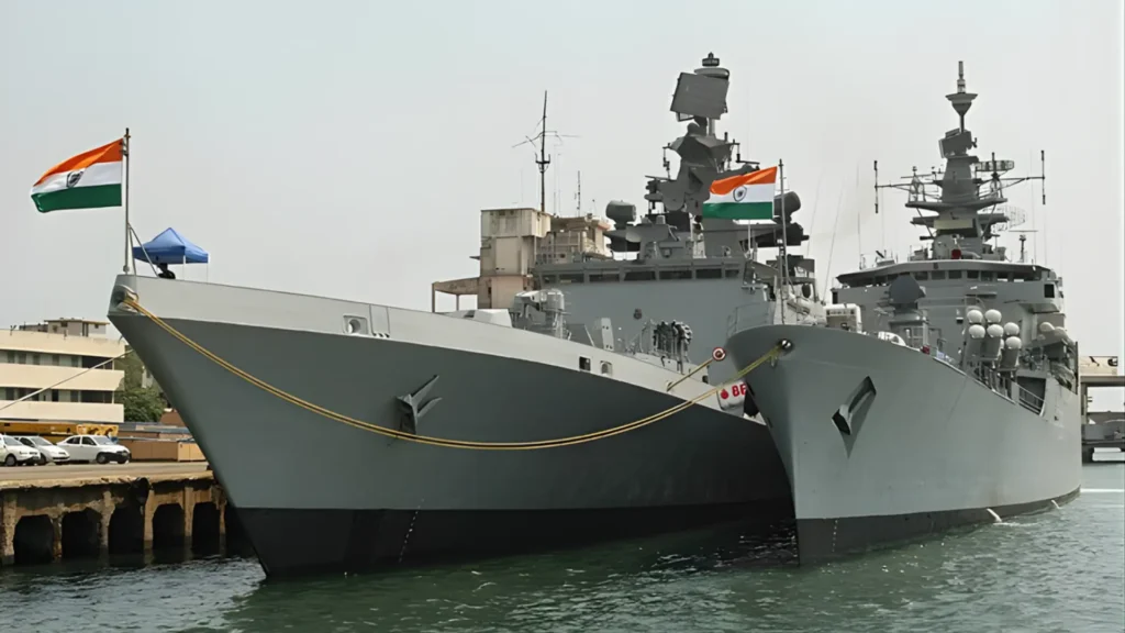 हिंद महासागर में भारतीय नौसेना का युद्धपोत